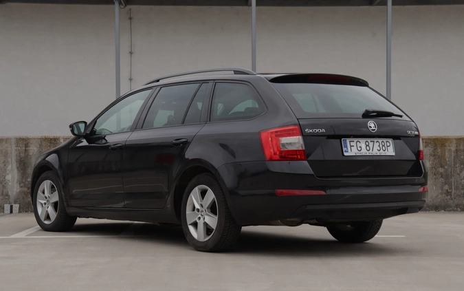 Skoda Octavia cena 39900 przebieg: 210000, rok produkcji 2015 z Miechów małe 742